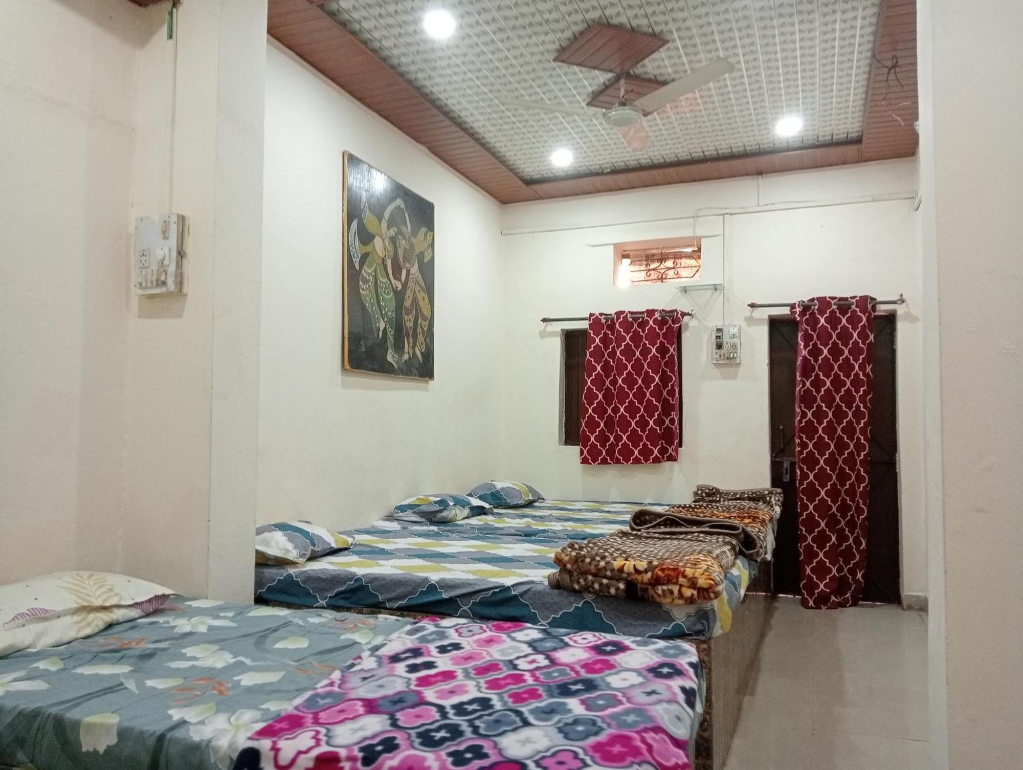 Shree Maya Home Stay Уджайн Стая снимка